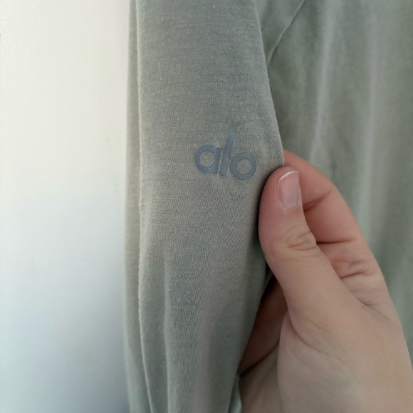 Alo Yoga Men's Lightweight Performance Hoodie Sage Green Large GUC - Picture 5 of 6